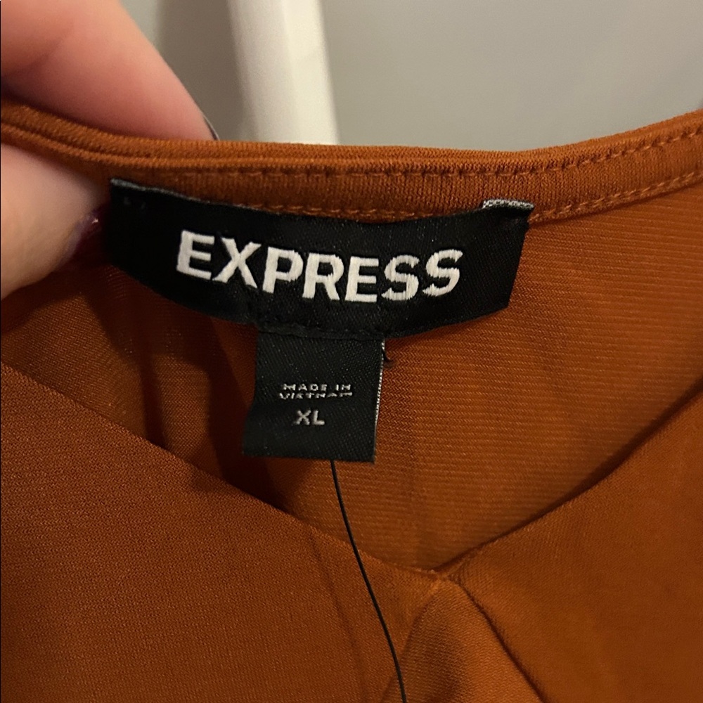 NWT Express Rust Ruffled Camisole - Picture 5 of 6